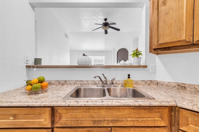 Building Photo - 7227 Greenyard Dr