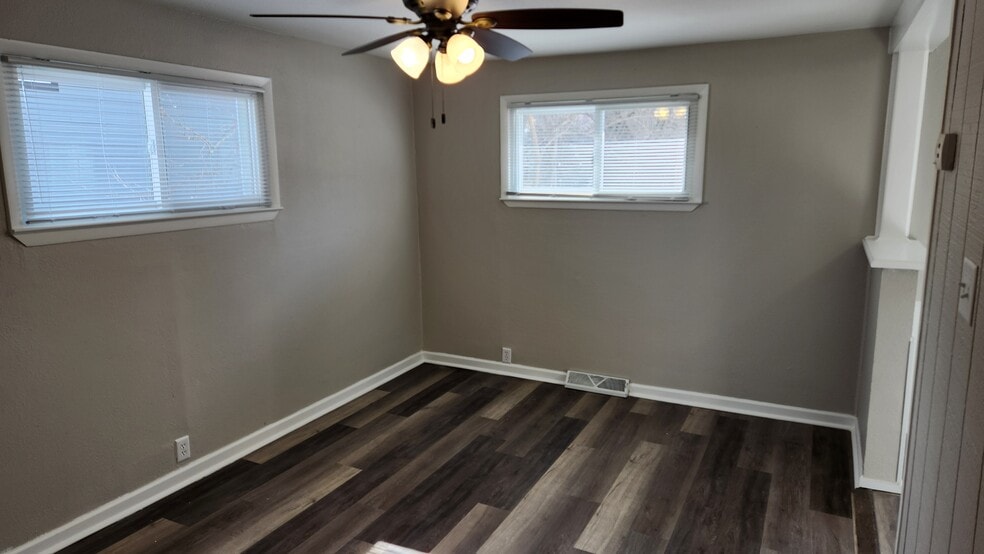 Building Photo - 30917 Shady Ln