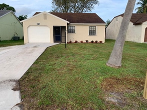Building Photo - 5794 SE Mitzi Ln