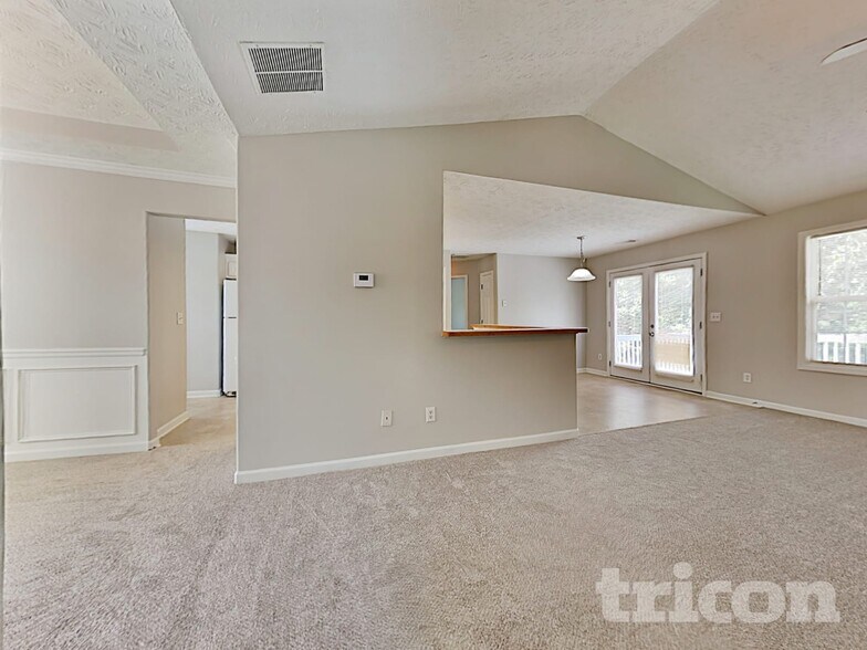 Building Photo - 460 Vinemont Ridge