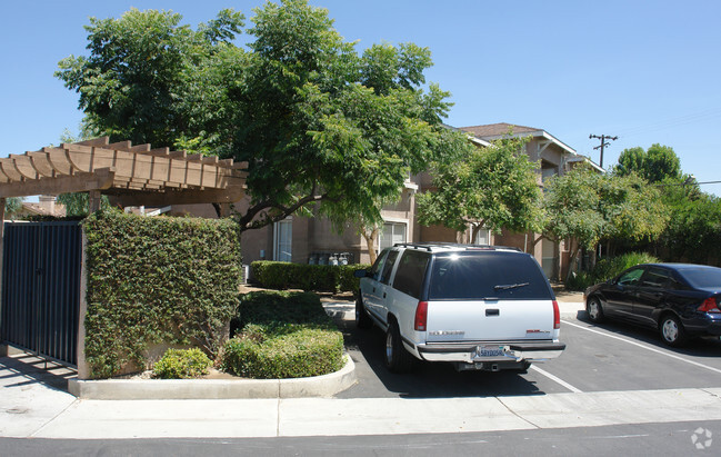 Building Photo - Summerhill Apartments