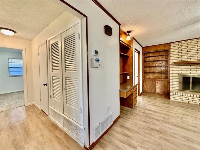 Building Photo - 2000 SE 10th St