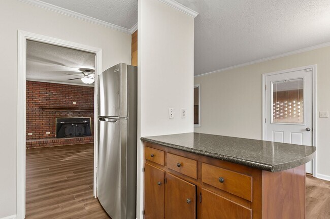 Building Photo - 12378 Patton Pl Spur