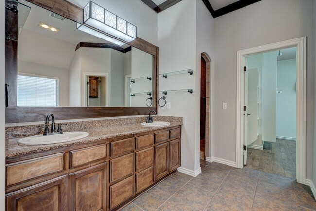 Building Photo - Stunning 3 Bedroom Home with Fireplace, Community Amenities & Open Floor Plan