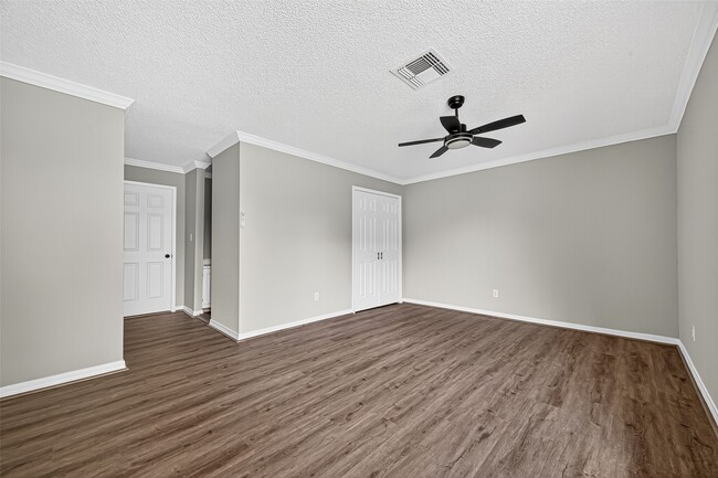 Building Photo - 12623 S Dairy Ashford Rd