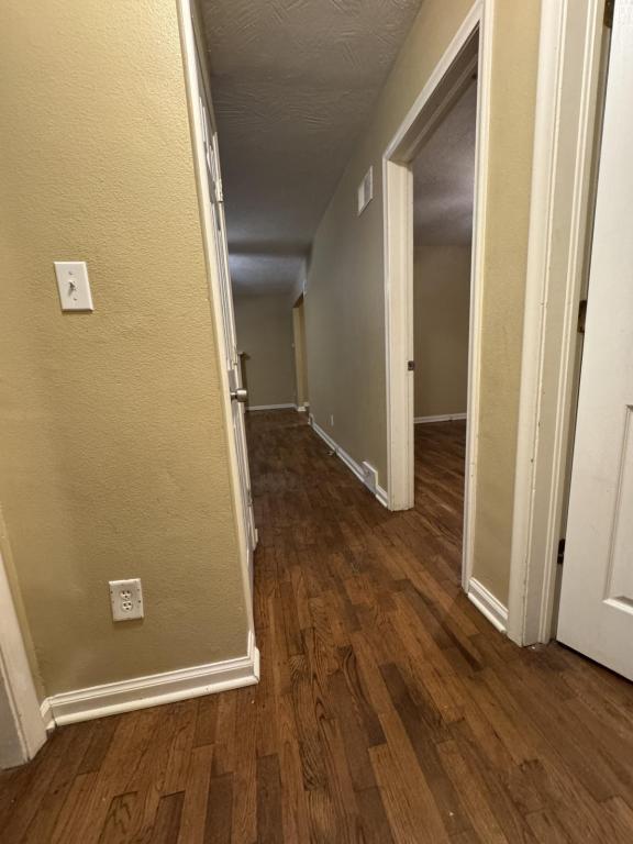 Building Photo - 2328 E Manchester St