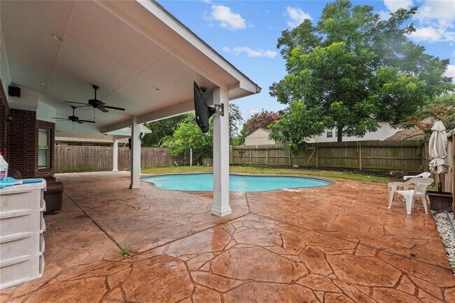 Building Photo - 3131 Bay Spring Dr