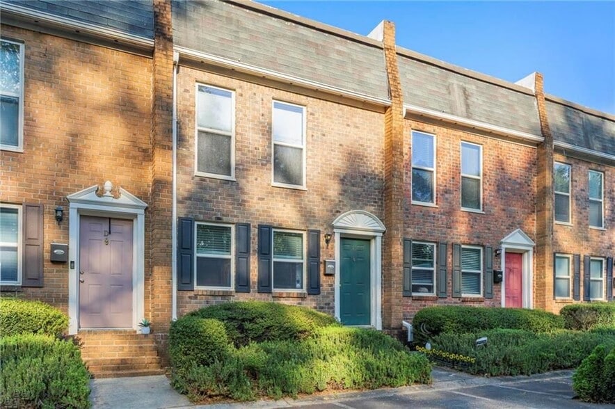 Building Photo - 245 Winding River Dr