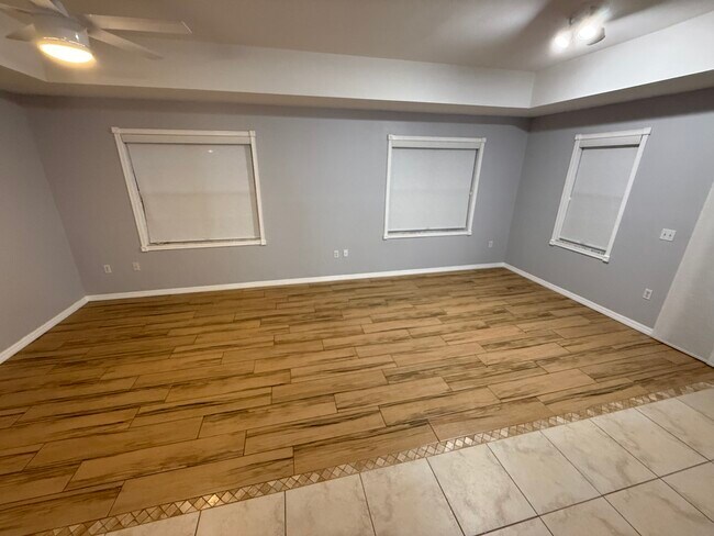 Building Photo - 2950 Viscaya Pl