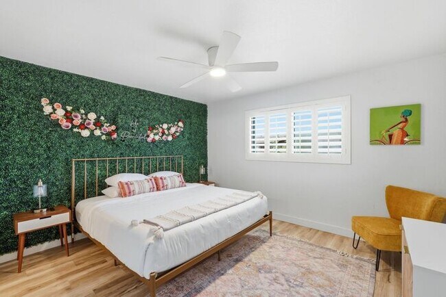 Building Photo - Scottsdale Oasis Ready for July move-in!