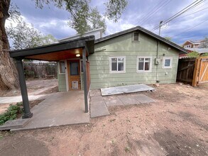 Building Photo - 1 Bedroom Home Available Near W Pikes Peak...