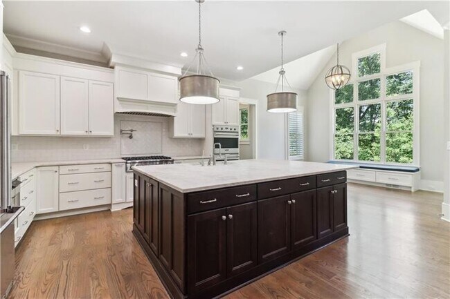 Building Photo - 211 Mount Vernon Hwy