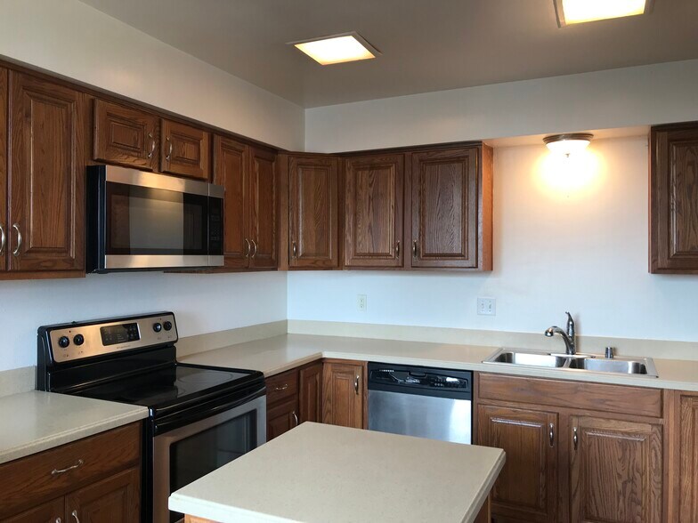 Building Photo - 390 San Antonio Ave