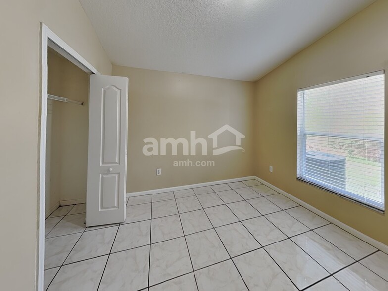 Building Photo - 1027 Summer Breeze Dr