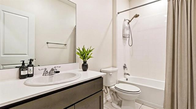 Building Photo - 315 Pine Hollow Way