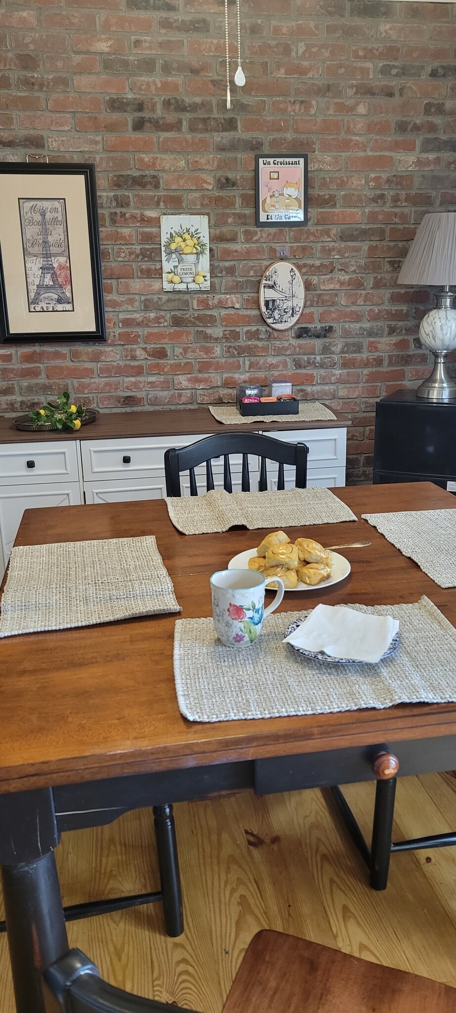 Building Photo - 1055 NE Grandview Dr