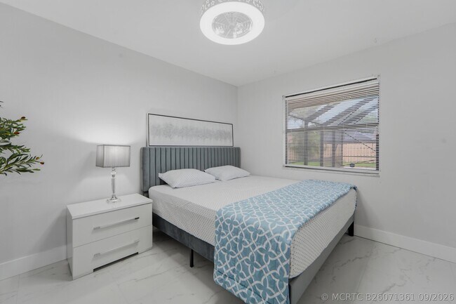Building Photo - 301 Knotty Wood Ln