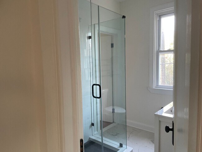 Building Photo - Newly Remodeled 1-Bedroom plus Den/Office Near JHU