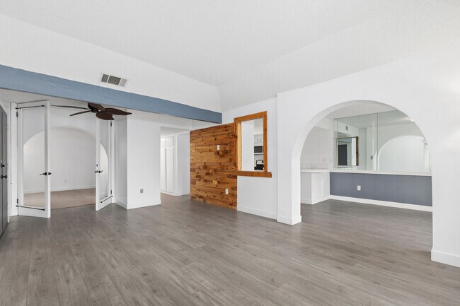 Building Photo - 49336 Eisenhower Dr
