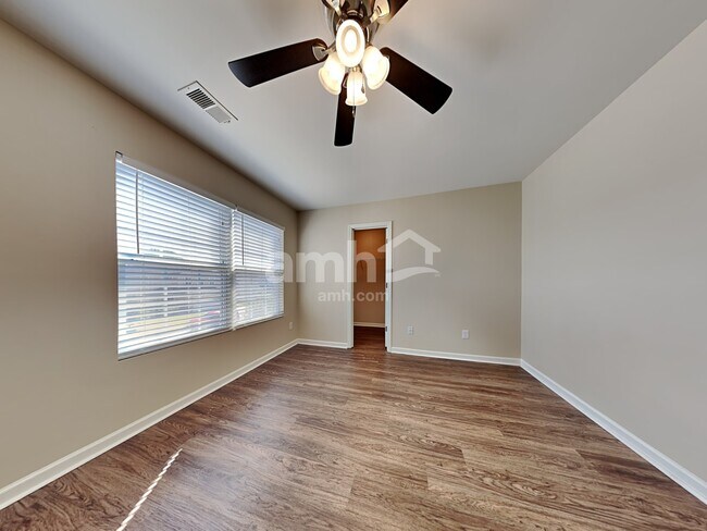 Building Photo - 321 Iveson Rd