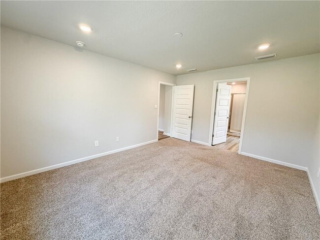 Building Photo - 5205 Pinyon Dr