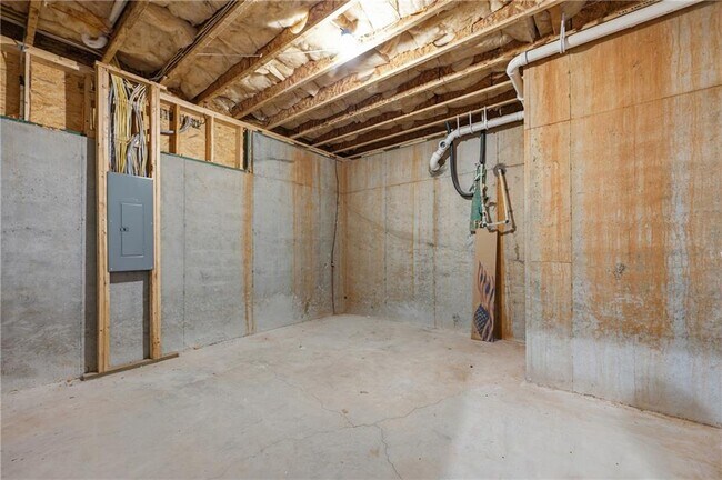 Building Photo - 254 Lamon Ave SE
