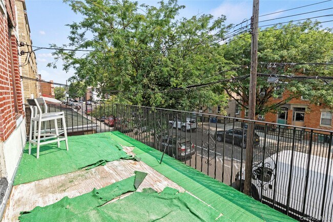 Building Photo - 32-60-60 43rd St