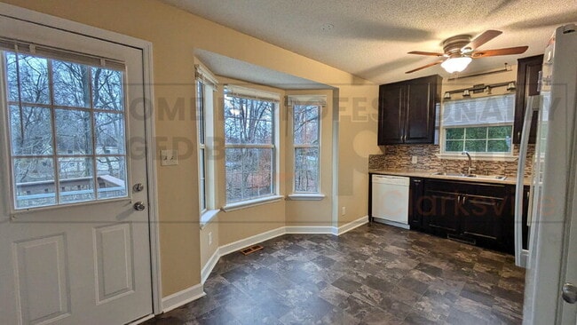 Building Photo - 2708 Knob Ct