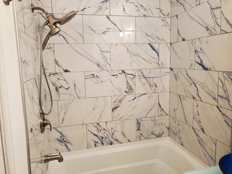 Building Photo - 2411 Patane Ave