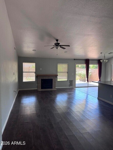 Building Photo - 1305 W Villa Maria Dr