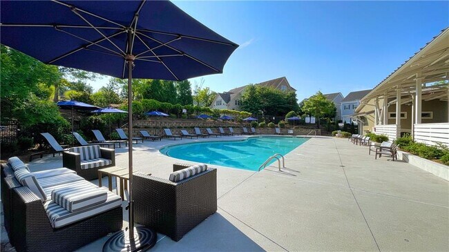 Building Photo - 6030 Richwood Cir