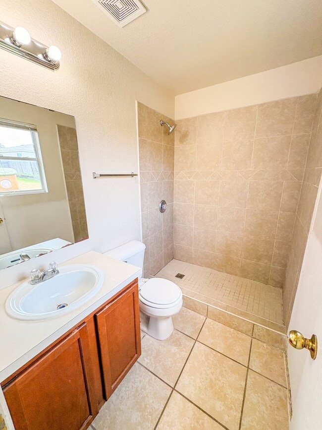 Building Photo - 2909 Blackburn Dr