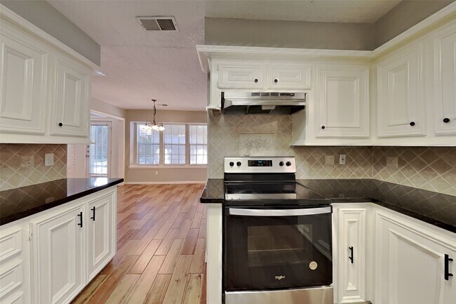Building Photo - 8427 Burwood Park Dr