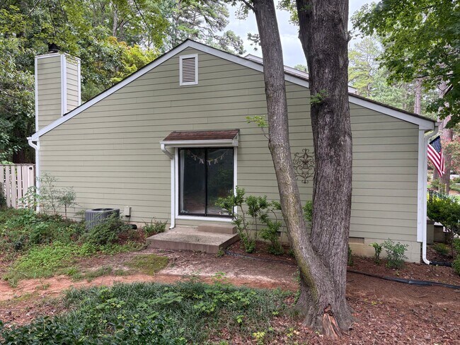 Building Photo - 829 Green Ridge Dr
