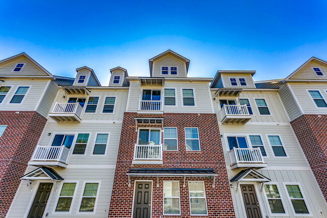 Primary Photo - The Wren Coastal Student Housing