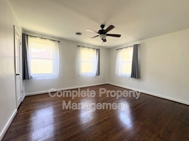 Building Photo - 1731 Valley Ave