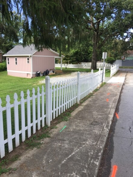 Building Photo - 606 Ray Ave