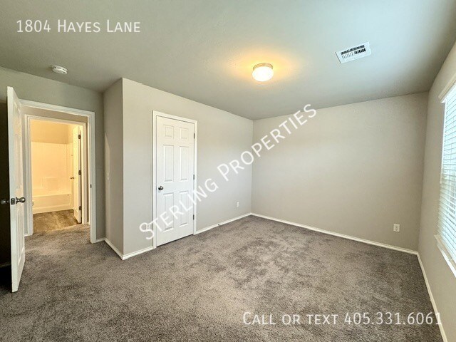 Building Photo - 1804 Hayes Ln