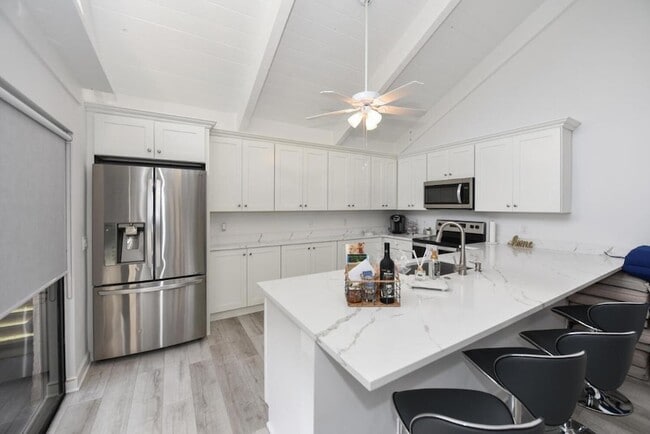 Building Photo - 1605 S US HIGHWAY 1