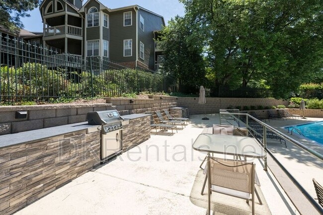 Building Photo - 521 McGill Park Ave NE