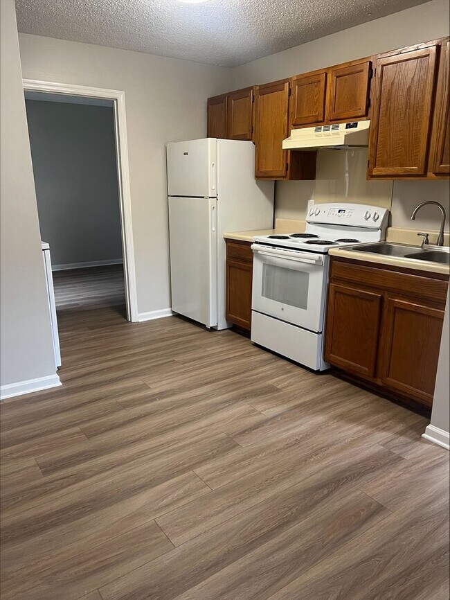Building Photo - Move in Ready! Cozy & Modern 1-Bedroom Haven