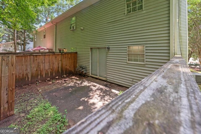 Building Photo - 2897 Spruce Cir