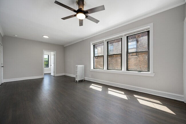 Building Photo - 1206 W 83rd St