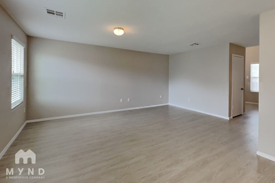 Building Photo - 9539 Apple Ridge Ln