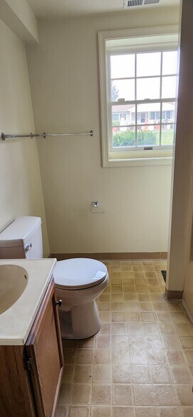 Building Photo - 226 Allison Ave