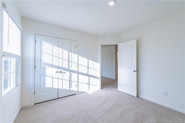 Building Photo - 55 Fern Ridge Dr