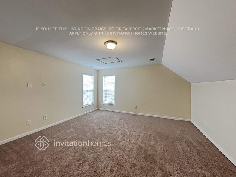 Building Photo - 2019 Southridge Dr