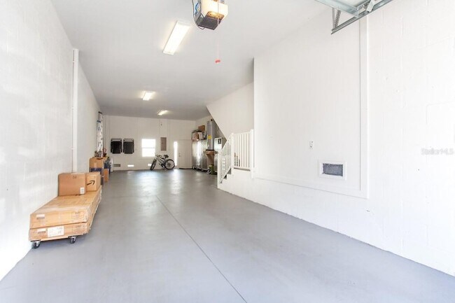 Building Photo - 1273 Savona Dr