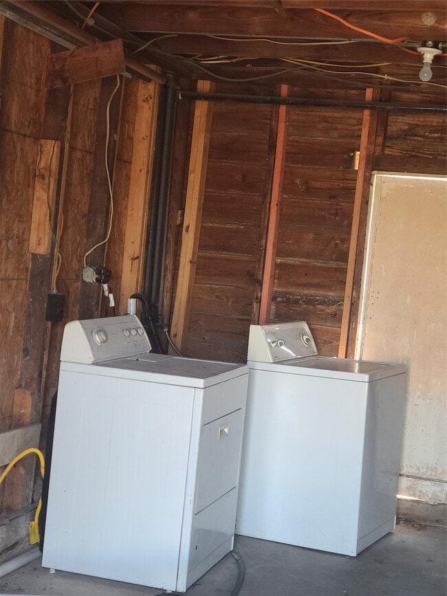 Building Photo - 1827 Fourcade St