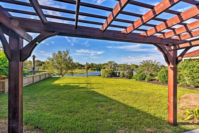 Building Photo - 2735 Broadway St